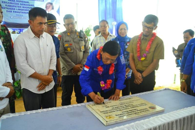 bapak guntur dpr